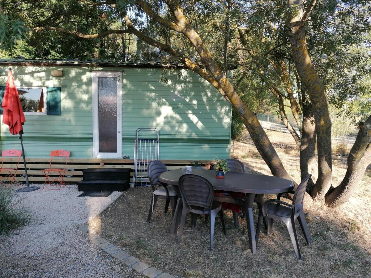 Bungalow Chez Gilly Boisset-et-Gaujac Eksteriør billede